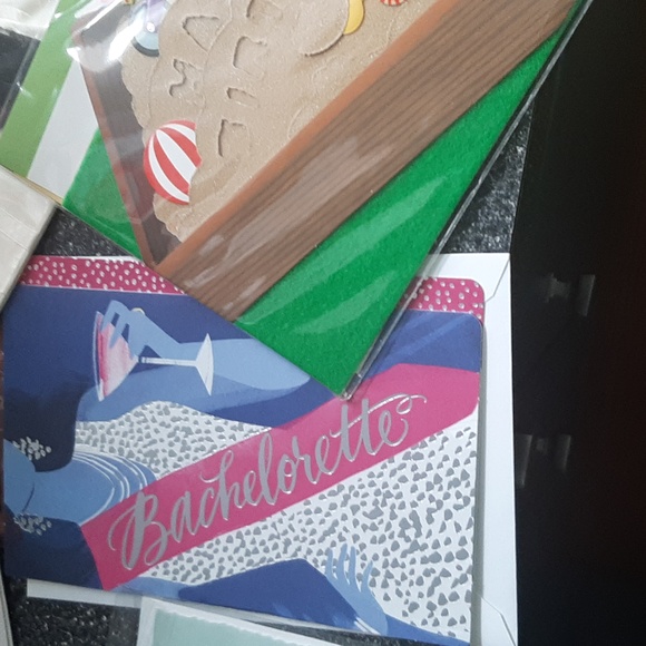 Cards, assorted - Picture 3 of 4